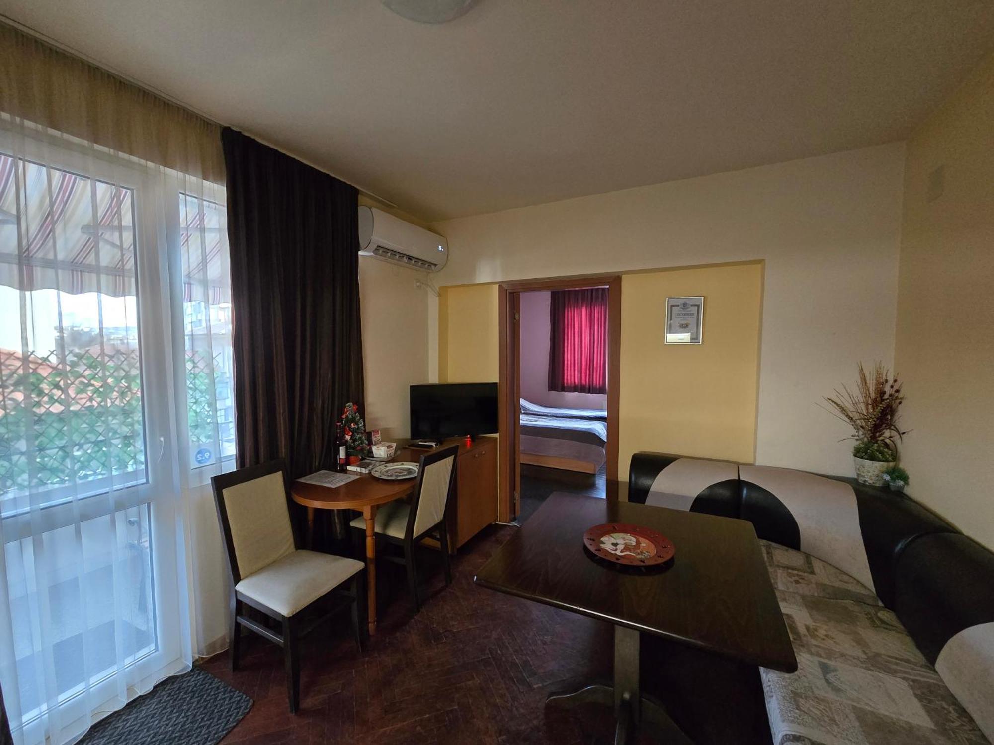 Comfort Apartment Vt เวลีคอเทอร์โนโว ภายนอก รูปภาพ