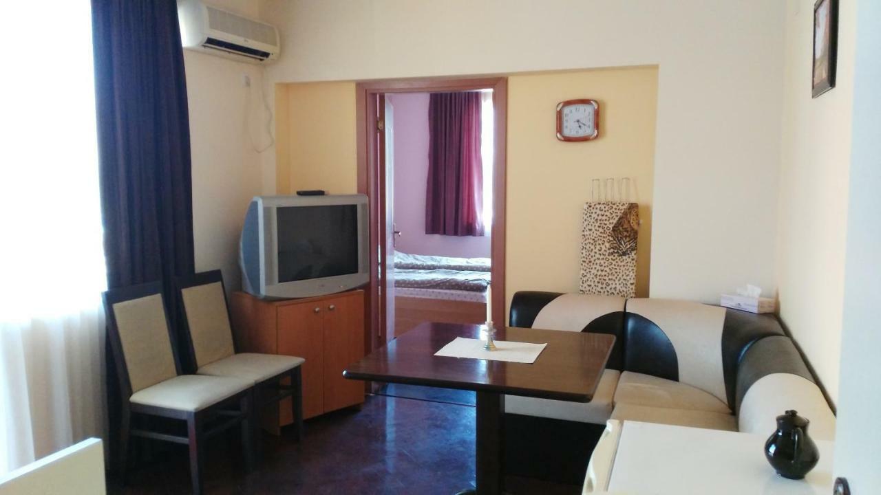 Comfort Apartment Vt เวลีคอเทอร์โนโว ภายนอก รูปภาพ