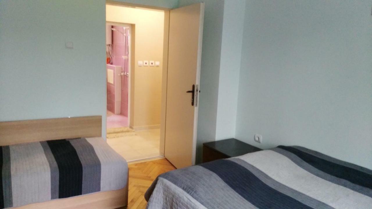 Comfort Apartment Vt เวลีคอเทอร์โนโว ภายนอก รูปภาพ