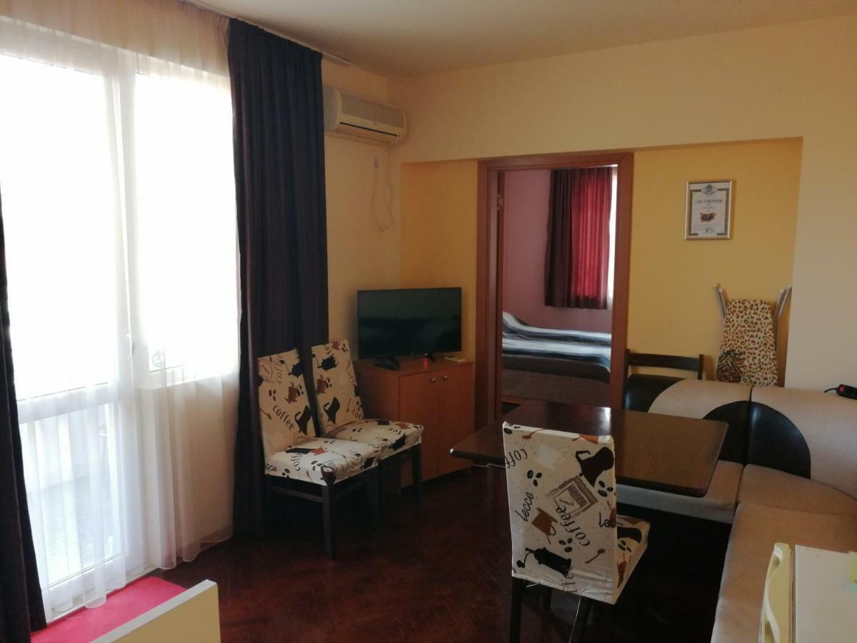 Comfort Apartment Vt เวลีคอเทอร์โนโว ภายนอก รูปภาพ
