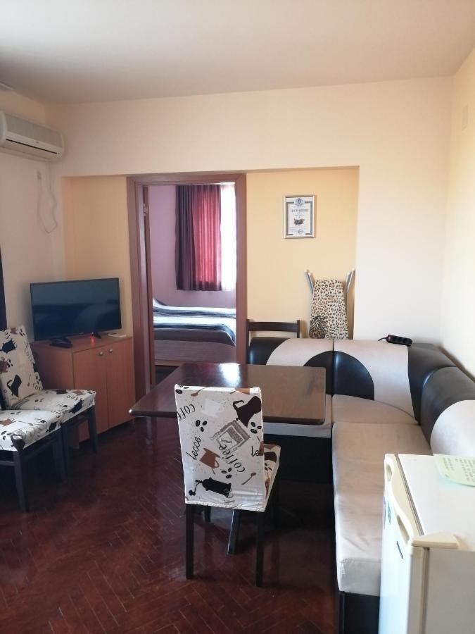 Comfort Apartment Vt เวลีคอเทอร์โนโว ภายนอก รูปภาพ